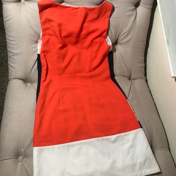 Esley Sleeveless Dress - Picture 2 of 3